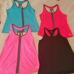 4 Athletic tank tops, Sz. M